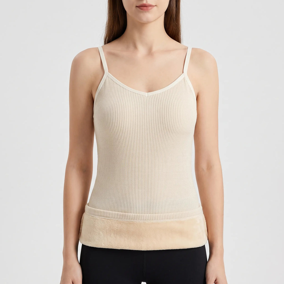 Thermo Unterhemd Damen in Creme – Produktfoto mit V-Ausschnitt