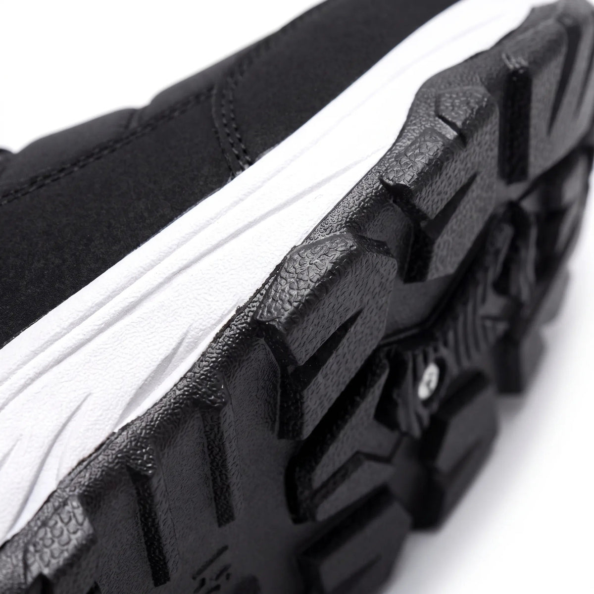 Winterschuhe Damen gefüttert – Nahaufnahme der Profilsohle aus Gummi