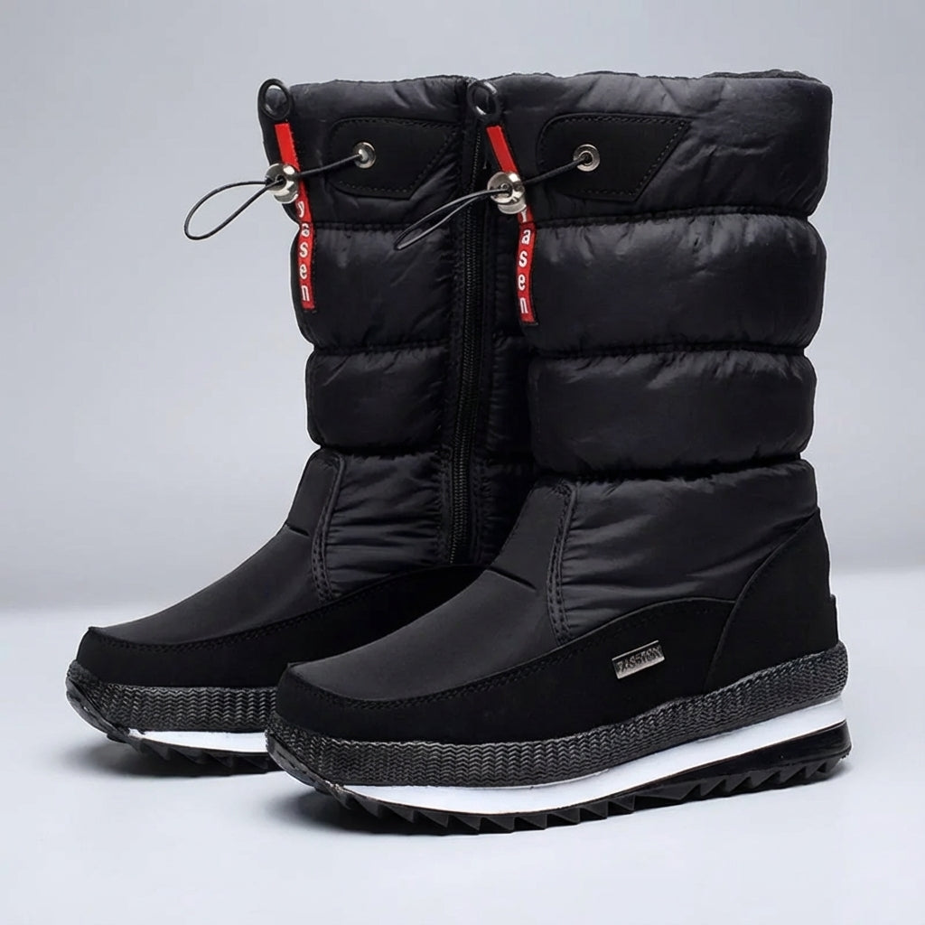 Winterstiefel Damen gefüttert in Schwarz – Paar in Dreiviertelansicht