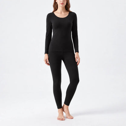Thermounterwäsche Damen Schwarz, Set – am Model auf hellem Hintergrund