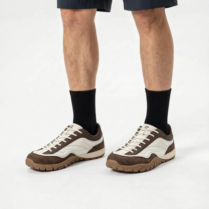 Wanderschuhe mit breiter Zehenbox in Braun