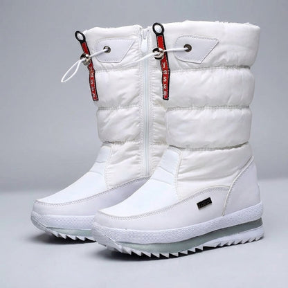 Winterstiefel Damen gefüttert in Weiß – Paar in Dreiviertelansicht