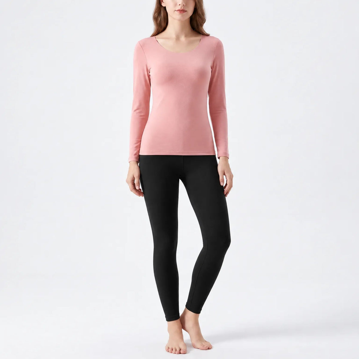 Thermounterwäsche Damen Schwarz, Leggings – am Model auf hellem Hintergrund