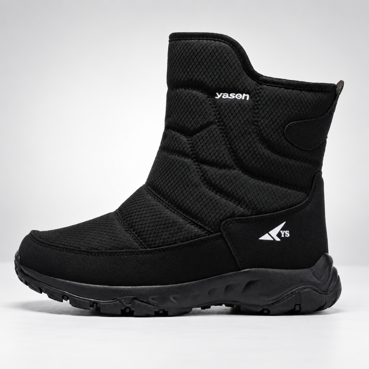 Winterstiefel Herren in Schwarz – Produktfoto auf Weiß