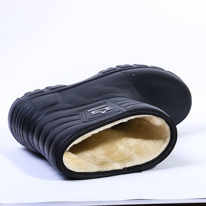 Winterstiefel Herren Nahaufnahme: dickes helles Plüschfutter im Schaft