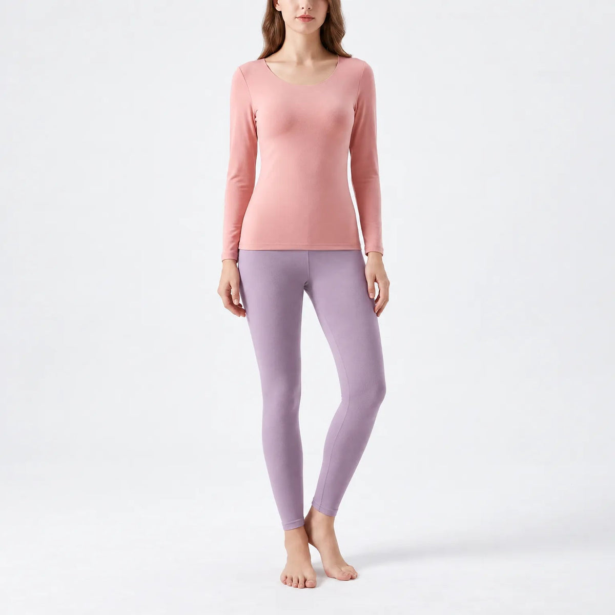 Thermounterwäsche Damen Lavendel, Leggings – am Model auf hellem Hintergrund