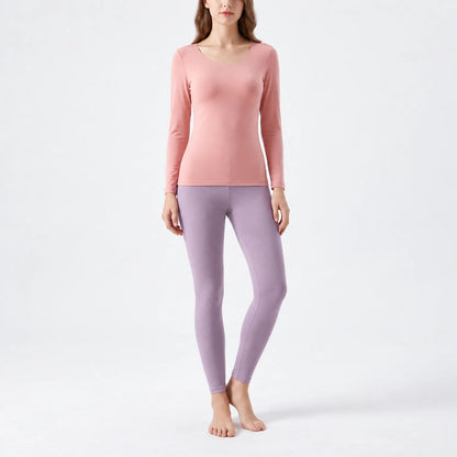 Thermounterwäsche Damen Lavendel, Leggings – am Model auf hellem Hintergrund