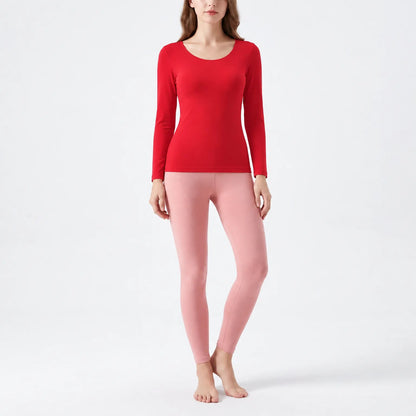 Thermounterwäsche Damen Rot, Shirt – am Model auf hellem Hintergrund