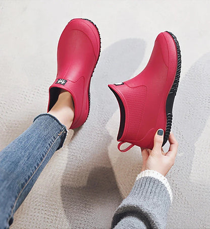 Kurze Gummistiefel Damen in Fuchsia – weite Öffnung am Knöchel