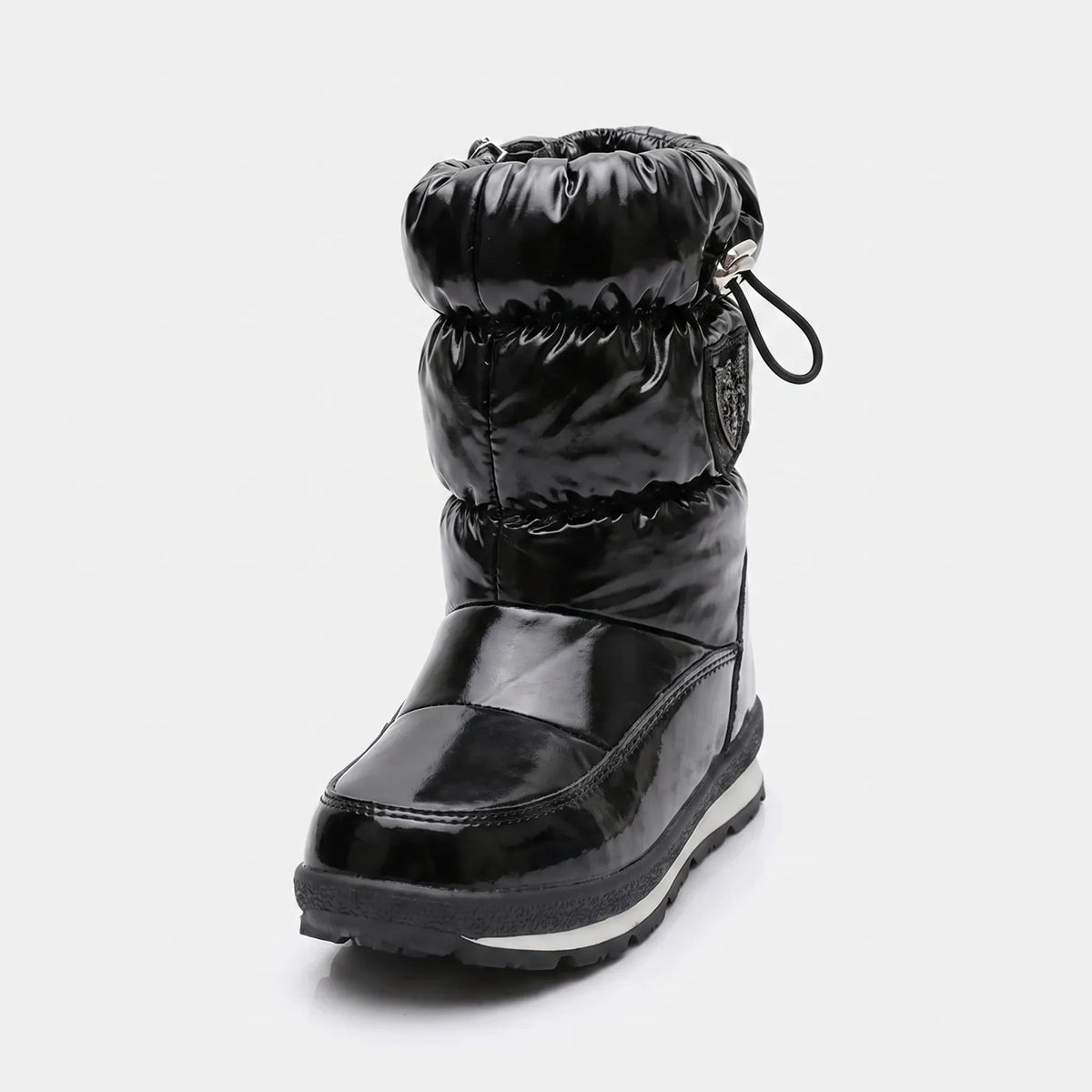 Winterschuhe für Kinder in Schwarz mit glänzendem Obermaterial und Profilsohle