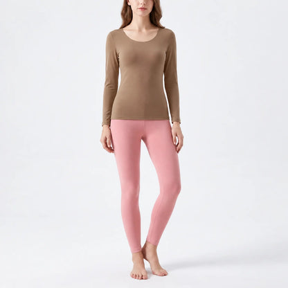 Thermounterwäsche Damen Hellbraun, Shirt – am Model auf hellem Hintergrund
