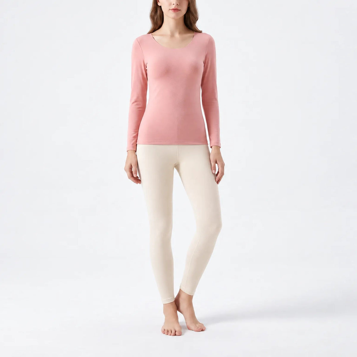 Thermounterwäsche Damen Cremeweiß, Leggings – am Model auf hellem Hintergrund