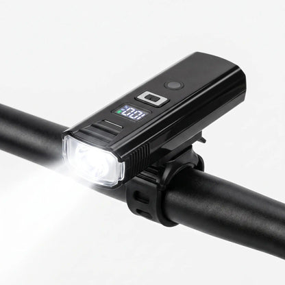 Fahrradlicht mit Digitalanzeige am Lenker montiert, Lichtkegel nach vorn