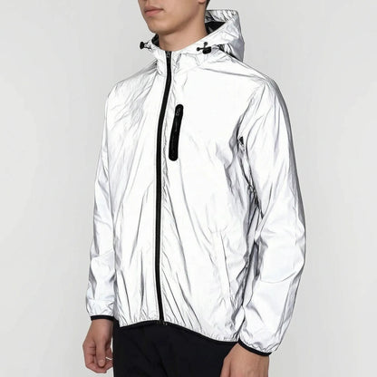 Reflektierende Herrenjacke mit Kapuze und Brusttasche, durchgehender Reißverschluss vorne