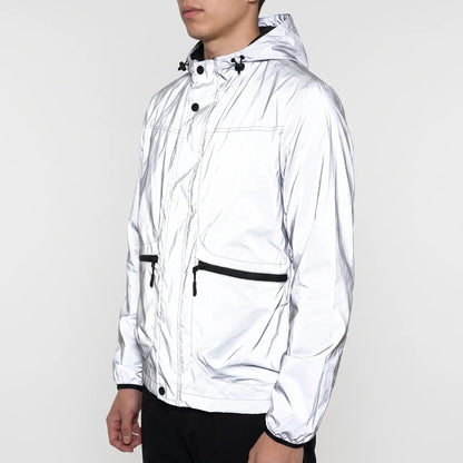 Reflektierende Jacke Herren als Kapuzenjacke mit zwei Seitentaschen und Druckknopfleiste