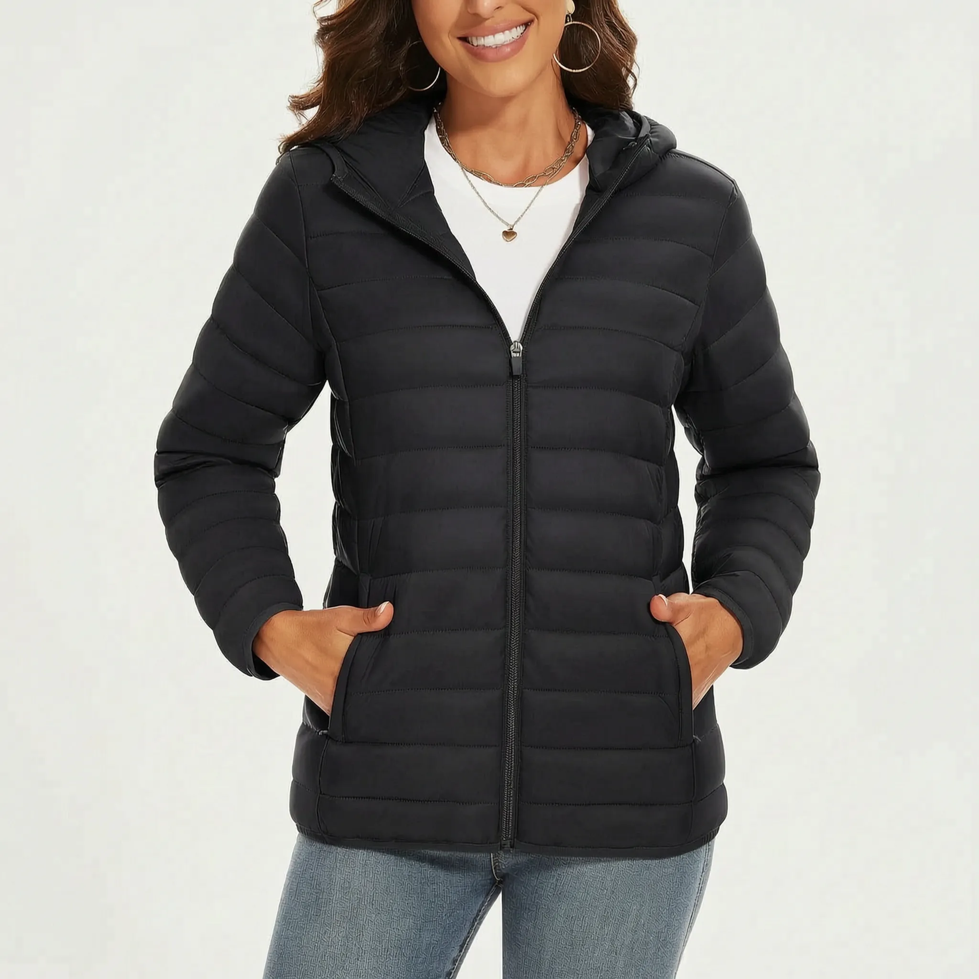 Leichte Steppjacke für Damen in Schwarz mit Kapuze und Reißverschlusstaschen