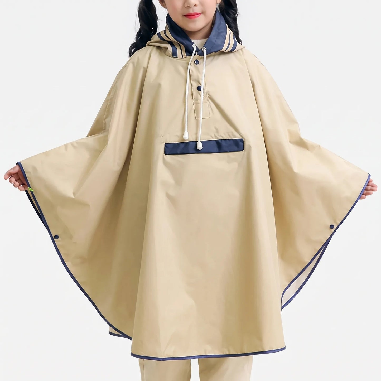 Regenponcho für Kinder mit Kapuze und weitem Cape-Schnitt für den Schulranzen – Ansicht 2