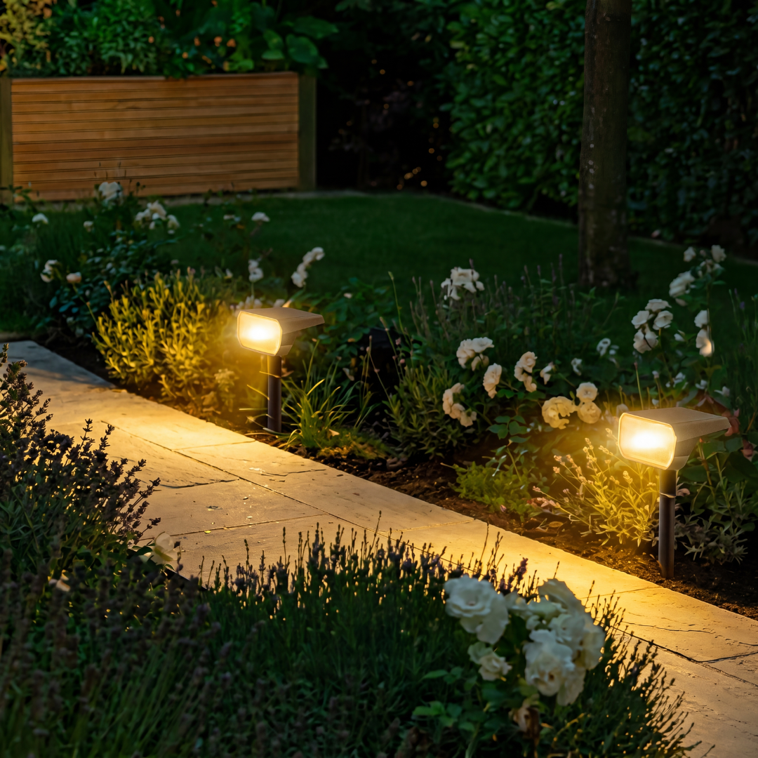 Solar Spotlight – LED Gartenleuchte – Wand & Boden