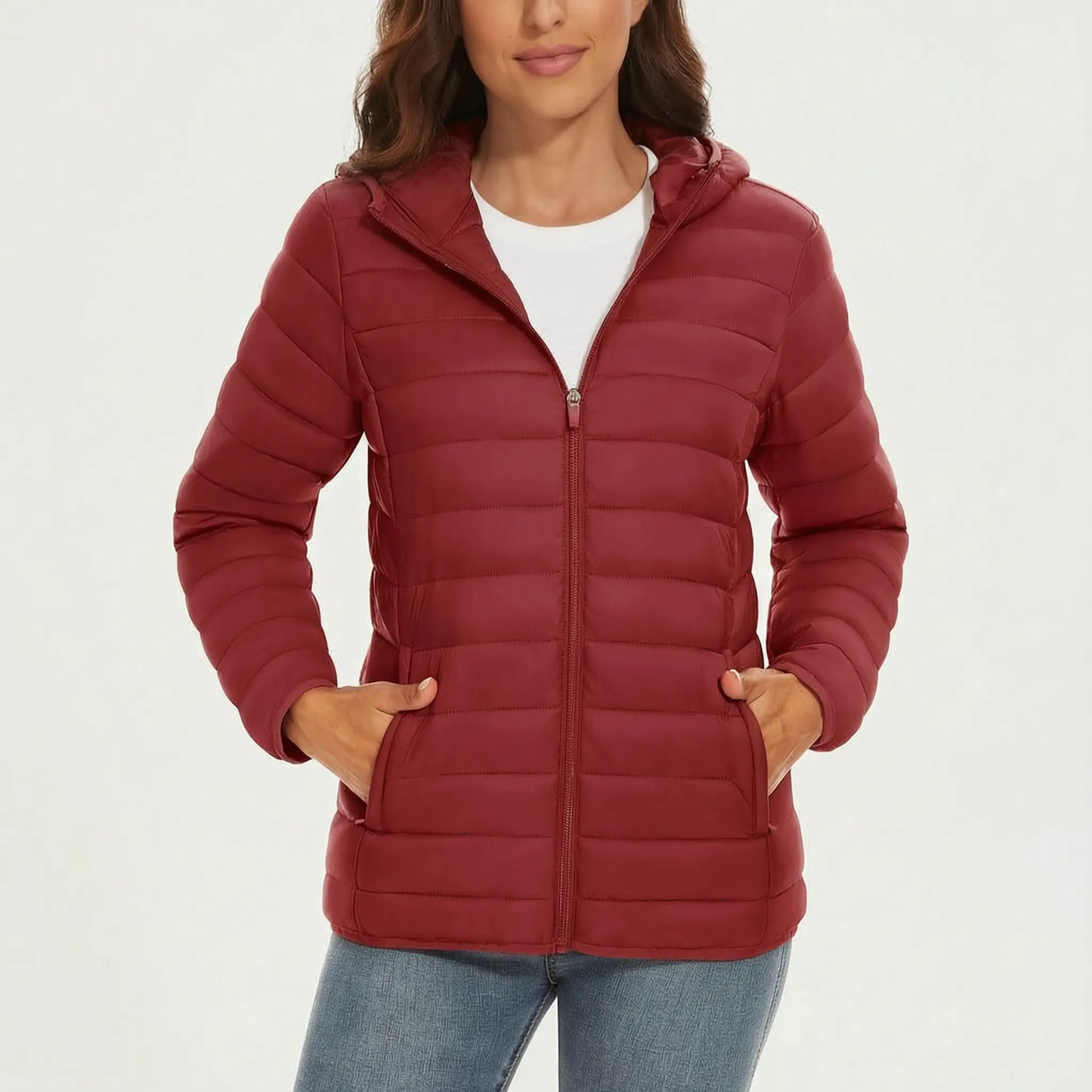 Leichte Steppjacke für Damen in Weinrot mit Kapuze und Reißverschlusstaschen