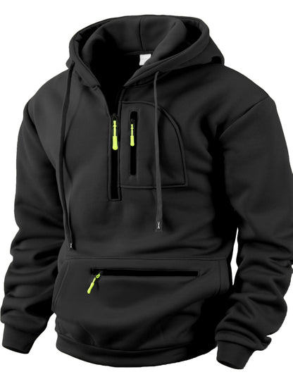 Schwarzer Hoodie mit halbem Reißverschluss von vorn