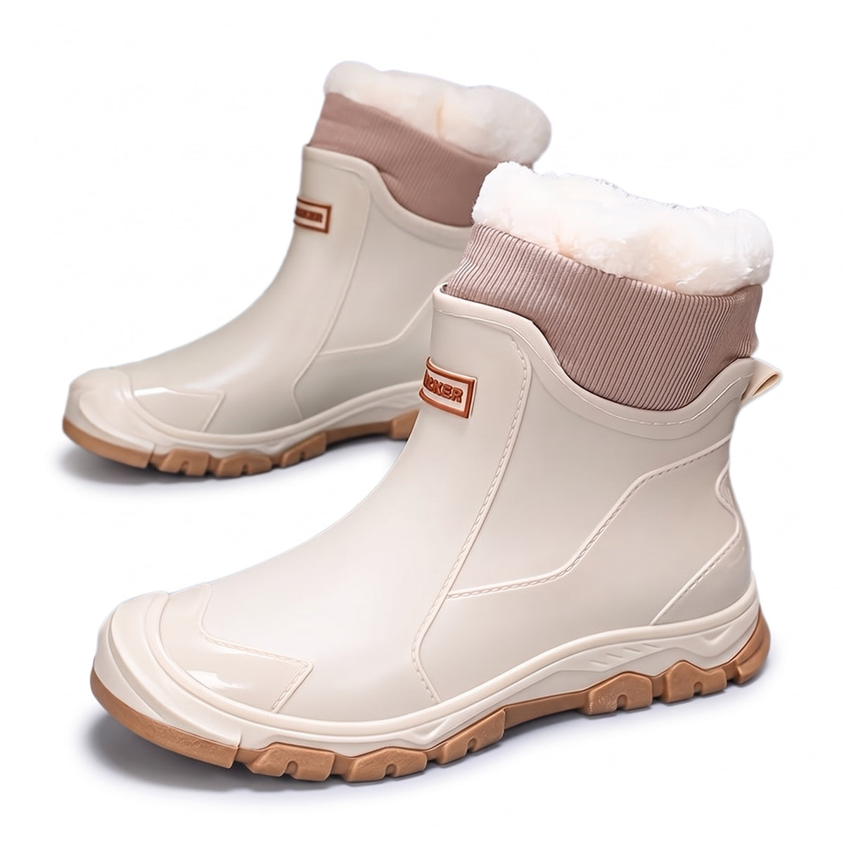 Gummistiefel gefüttert in Creme mit taupefarbenem Strickbündchen und hellbrauner Profilsohle – Paar auf weißem Hintergrund
